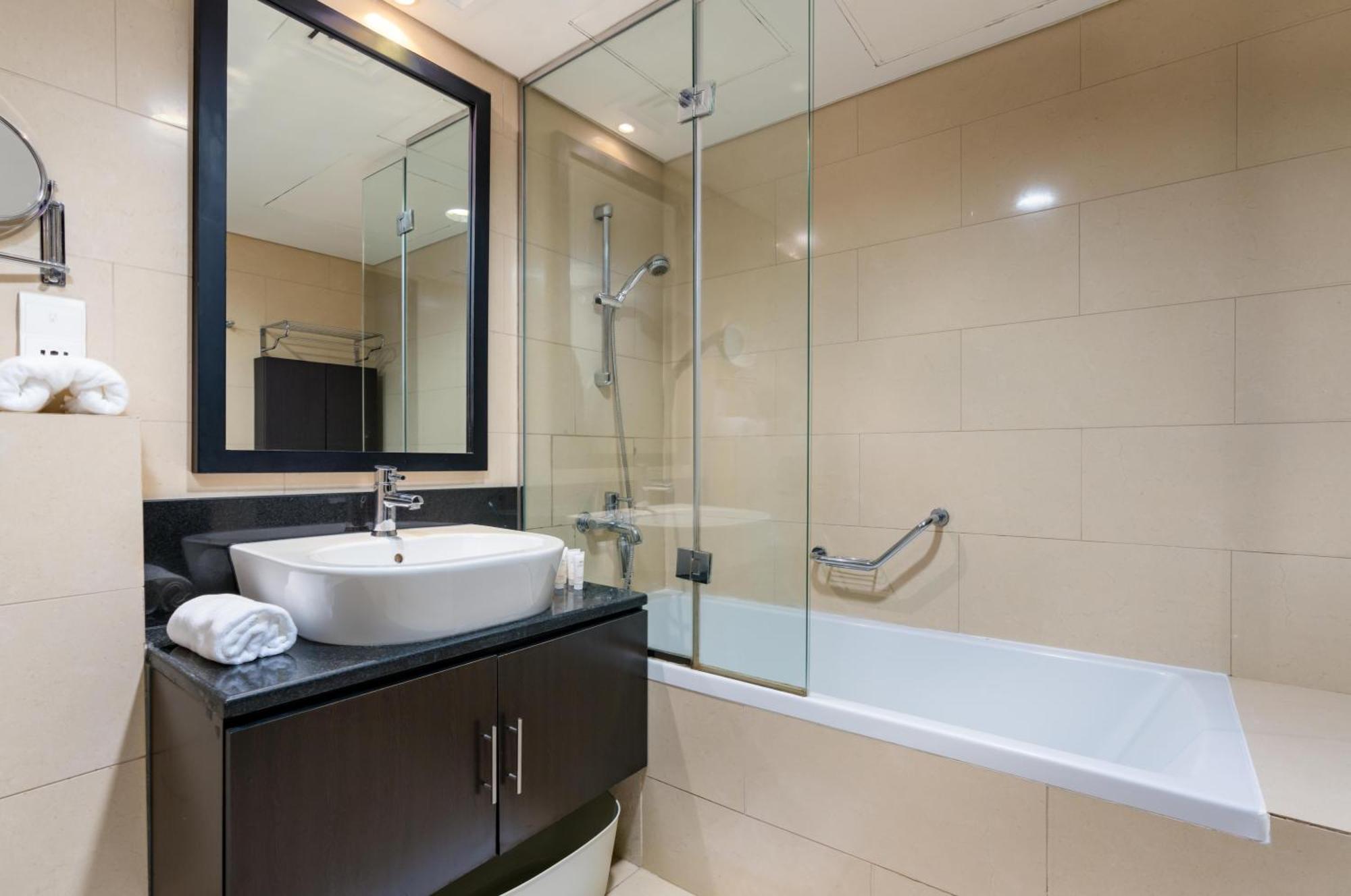 Apartment Modern Spacious Studio With Sea View - Jlt *